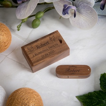 Pendrive Pudełko drewniane 32 GB 2.0 grawer LOGO CHRZEST ŚLUB KOMUNIA UCZEŃ