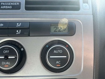 Volkswagen Touran I 1.9 TDI 105KM 2010 Volkswagen Touran 1.9 TDI Klimatyzacja Parktronic tyl El.szyby El.lusterka, zdjęcie 10