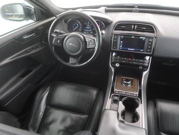 Jaguar XE Sedan 2.0 i4 240KM 2016 Jaguar XE 25t, Salon Polska, Serwis ASO, Automat, zdjęcie 6
