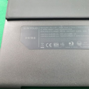 ЧЕХОЛ-КЛАВИАТУРА LOGITECH SLIM FOLIO APPLE для iPad 5–7