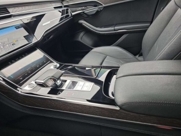 Audi A8 D5 Sedan Facelifting 3.0 55 TFSI 340KM 2022 Audi A8 pneumatyka, panoramiczny dach, kamery 360, BO, head up 3.0 Benzyna, zdjęcie 17