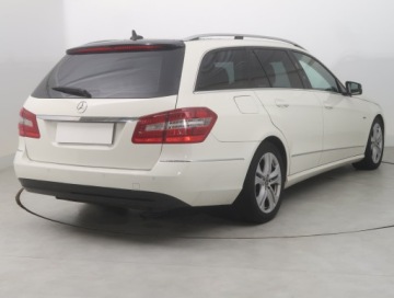 Mercedes Klasa E W212 Kombi 220 CDI BlueEFFICIENCY 170KM 2011 Mercedes E E 220 CDI, 167 KM, Automat, Navi, zdjęcie 4