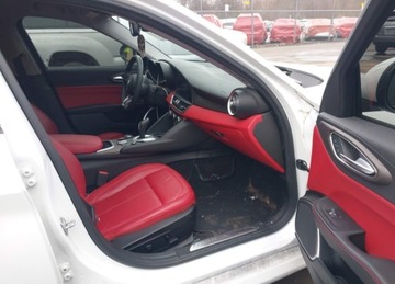 Alfa Romeo Giulia II 2020 Alfa Romeo Giulia ALFA ROMEO GIULIA TI AWD 2.0 Benzyna 284KM, zdjęcie 8