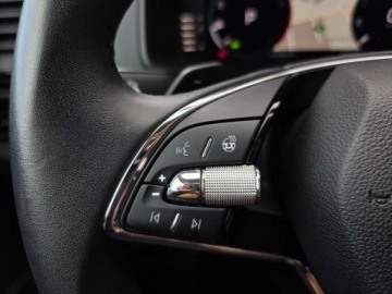 Skoda Karoq Crossover Facelifting 1.5 TSI ACT 150KM 2023 Skoda Karoq 1.5TSI 150KM FV23 Style Hak Full LED Matrix Pakiety na bezdroz, zdjęcie 5