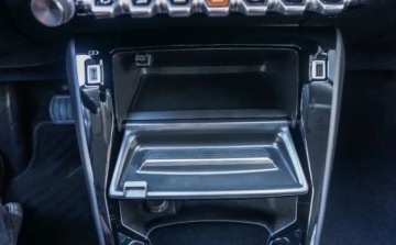 Peugeot 2008 II SUV 1.2 PureTech 130KM 2021 Peugeot 2008 Peugeot 2008 Allure Pack 1.2 130km 1.2 Benzyna 130KM, zdjęcie 21