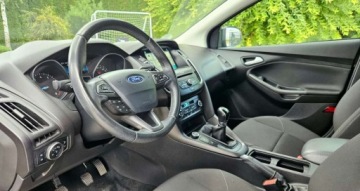 Ford Focus III Sedan Facelifting 1.0 EcoBoost 100KM 2017 Ford Focus Niski przebieg,Serwisowany,Polecam Benzyna 100KM, zdjęcie 10