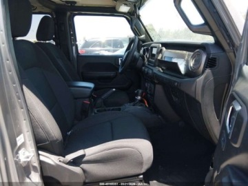 Jeep Wrangler IV 2023 Jeep Wrangler 4-Door Sport Altitude 4x4 2023 3.6 Benzyna 285KM, zdjęcie 9