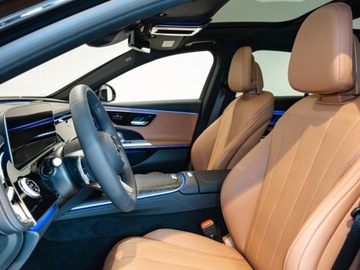 Mercedes Klasa E W214 Sedan 2.0 200 204KM 2024 MERCEDES-BENZ E Klasa 200 AMG Sedan 2.0 (204KM) 2024, zdjęcie 4