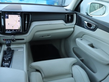 Volvo XC60 II Crossover T5 250KM 2019 Volvo XC60 T5 AWD, Salon Polska, 1. Właściciel, zdjęcie 7