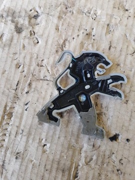 LOGO ZNAK KAPOTY ELEKTR. PEUGEOT 208 II