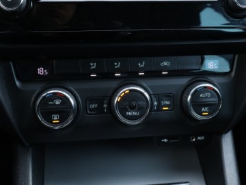 Skoda Octavia III Liftback 1.4 TSI  150KM 2016 Skoda Octavia 1.4 TSI, Salon Polska, Klima, zdjęcie 17