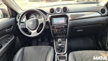 Suzuki Vitara III SUV 1.4 BOOSTERJET 140KM 2018 Suzuki Vitara 1.4T 140KM manual Navi panorama skora climatronic xenony bez, zdjęcie 3