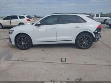 Audi Q8 2021 Audi Q8 Prestige 55 Tfsi Quattro Tiptronic 2021 3.0l 3.0 Benzyna 335KM, zdjęcie 2