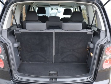 Volkswagen Touran I 2.0 TDI 140KM 2009 VW Touran 2.0 TDI, DSG, 7 miejsc, Navi, Klima, zdjęcie 13