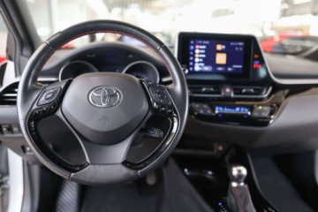 Toyota C-HR I Crossover Facelifting 2.0 Hybrid Dynamic Force 184KM 2022 Toyota C-HR 2.0 Hybrid GR Sport 2.0 Hybryda 184KM, zdjęcie 13
