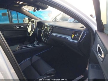 Volvo S60 III 2024 Volvo S60 B5 Plus Black Edition 2024 2.0l 2.0 Benzyna 247KM, zdjęcie 9