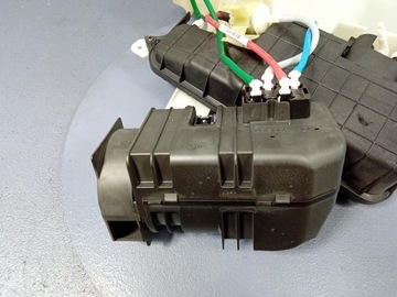 CL W216 S W221 ПОДСЕДЕННЫЙ НАСОС A0008003648