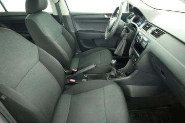 Skoda Rapid II Liftback Facelifting 1.0 TSI 95KM 2017 Skoda Rapid Spaceback 1.0 TSI, Salon Polska, zdjęcie 6