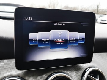 Mercedes GLA I Off-Roader Facelifting 2.0 250 211KM 2018 MERCEDES GLA 250 / 2.0 Benzyna / 211 KM / Automatyczna skrzynia biegów, zdjęcie 16