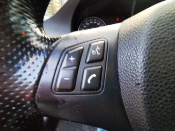 BMW Seria 3 E90-91-92-93 Touring E91 2.0 320d 177KM 2009 BMW 3 (E91) 320d xDrive 177 KM Bezwypadkowy, Automat, Nawigacja M-Pakiet, zdjęcie 3