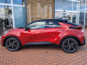 Toyota C-HR II SUV Plug-In 2.0  223KM 2025 Od ręki - Executive 2.0 Plug-in Hybrid Dynamic Force 223KM | Kamera 360!, zdjęcie 1