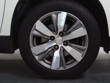 Peugeot 2008 I SUV 1.2 PureTech 110KM 2015 Peugeot 2008 1.2 PureTech, Salon Polska, zdjęcie 14