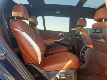 BMW X7 2022 BMW X7 M50i 2022 4.4l 4.4 Benzyna 523KM, zdjęcie 11