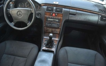 Mercedes Klasa E W210 1998 Mercedes-Benz Klasa E Mercedes-Benz Klasa E 250 TD Elegance 2.5 Diesel, zdjęcie 7
