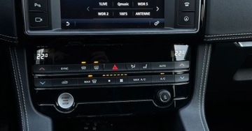 Jaguar F-Pace 2017 Jaguar F-Pace R Sport, Lampy LED, 2.0 D AWD 4x4, Bezwypadkowy Nowy Rozrzad, zdjęcie 19