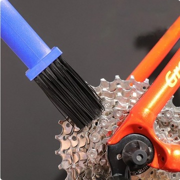 SZCZOTKA DO CZYSZCZENIA ŁAŃCUCHA MOTOCYKLA NIEBIESKA