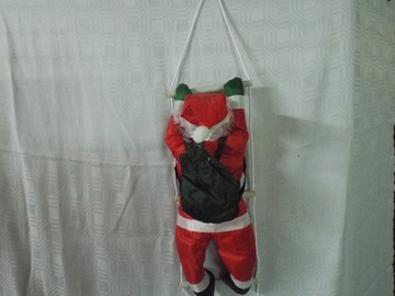 БОЛЬШОЙ САНТА ПОДНИМАЕТСЯ ПО ЛЕСТНИЦЕ 100 СМ ДЕКОРАТИВНОЕ РОЖДЕСТВЕНСКОЕ УКРАШЕНИЕ