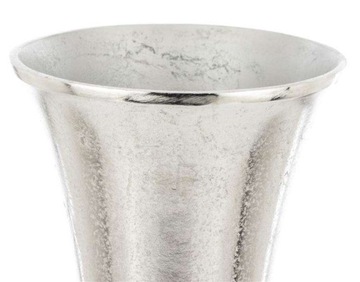 Серебряная декоративная высокая ваза-чаша на ножке.