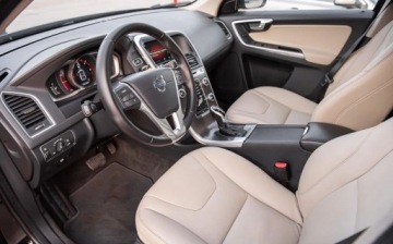 Volvo XC60 I SUV Facelifting 2.0 D4 DRIVE-E 190KM 2015 Volvo XC 60 D4 190KM SUMMUM Xenon Skora Navi Virtual Panorama El.Klapa Ful, zdjęcie 14