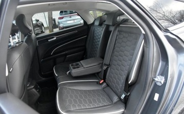 Ford Mondeo V Sedan Facelifting 2.0 Hybrid 187KM 2021 Ford Mondeo VIGNALE FUL LED skora grzane fotele navi. Idealny 2.0 Hybryda, zdjęcie 24