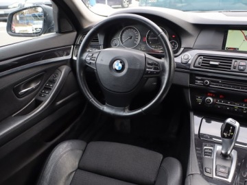BMW Seria 5 F10-F11 Touring 520d 184KM 2013 BMW 5 520d, 181 KM, Automat, Skóra, Navi, Klima, zdjęcie 6