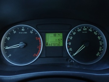 Skoda Fabia II Hatchback 1.2 i HTP 60KM 2009 Skoda Fabia 1.2, Klima, El. szyby, zdjęcie 10