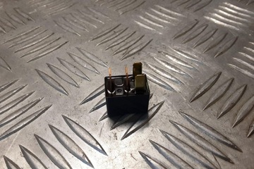 RELÉ MITSUBISHI OUTLANDER III (GG_W GF_W ZJ) 8627A030 2.0L 2019