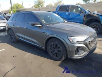 Audi Q8 2024 Audi Q8 2024 AUDI Q8 E-TRON PRESTIGE QUATTRO Elektryczny 400KM