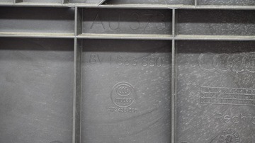 AUDI A3 8V SPORTBACK Панель багажника СПРАВА