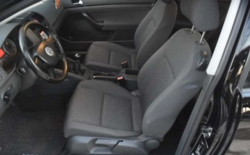 Volkswagen Golf V Hatchback 1.4 i 16V 75KM 2005 Volkswagen Golf Volkswagen Golf 1.4 Sportline 1.4 Benzyna 75KM, zdjęcie 6