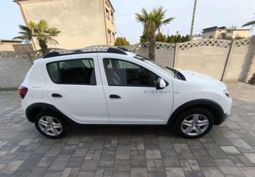 Dacia Sandero II Hatchback 5d 1.5 dCi 90KM 2014 Dacia Sandero Dacia Sandero 1.5 dCi Laureate 1.5 Diesel 90KM, zdjęcie 7