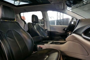 Chrysler Pacifica II 3.6 V6 291KM 2022 Chrysler Pacifica Limited 3.6L V6 291KM Panorama Radar Odkurzacz Cam360 Ma, zdjęcie 9