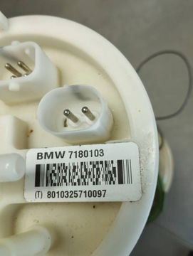 BMW X6 E71 4.4 V8 PLOVÁK ČERPADLO PALIVA 7180103