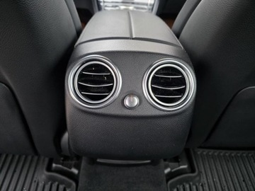 Mercedes GLC C253 SUV 2.0 250 211KM 2018 MERCEDES GLC 250 4MATIC AMG Line 2.0 benzyna 211KM Bezwypadkowy Serwis, zdjęcie 25