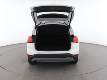 BMW X1 F48 Crossover xDrive18d 150KM 2017 BMW X1 2.0d Automat xDrive Advantage Klimatronik, zdjęcie 18