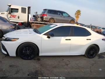 Toyota Camry IX 2022 Toyota Camry Nightshade Edition 2022 2.5l 2.5 Hybryda 176KM, zdjęcie 5