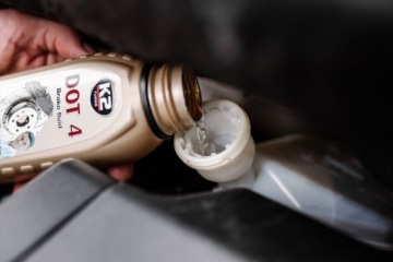 ТОРМОЗНАЯ ЖИДКОСТЬ ДОТ-4 0,5л К2