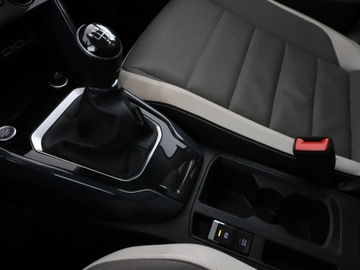 Volkswagen T-Roc I SUV 1.5 TSI ACT 150KM 2018 Volkswagen T-Roc Carat skóra panorama virtual, zdjęcie 30