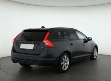 Volvo V60 I Kombi Facelifting 2.0 D3 DRIVE-E 150KM 2016 Volvo V60 D3 2.0, Automat, Skóra, Navi, Xenon, zdjęcie 4