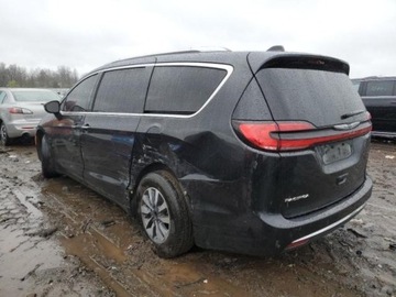 Chrysler Pacifica II 2021 Chrysler Pacifica Chrysler Pacifica Touring L FWD 3.6 Benzyna 287KM, zdjęcie 3